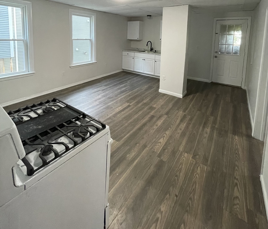81 Merrifield St 1