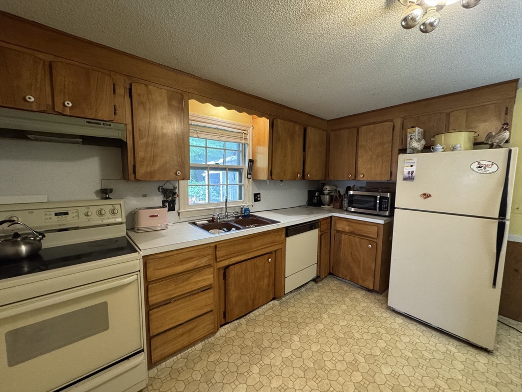 9 Edgewood Ave