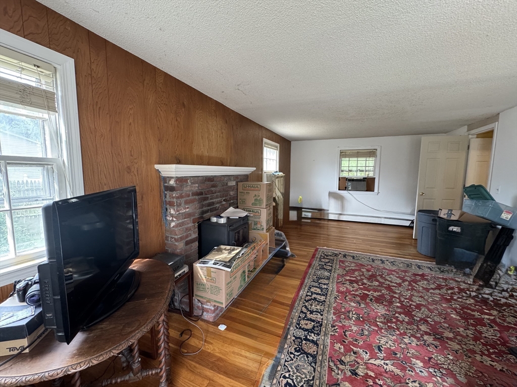 9 Edgewood Ave