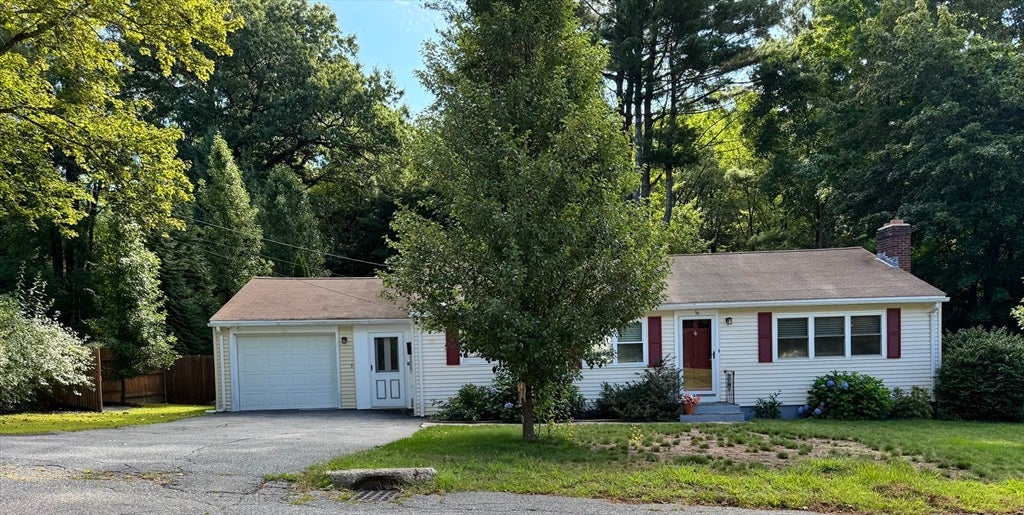 Photo of 56 Valleyview Rd, Leominster, MA