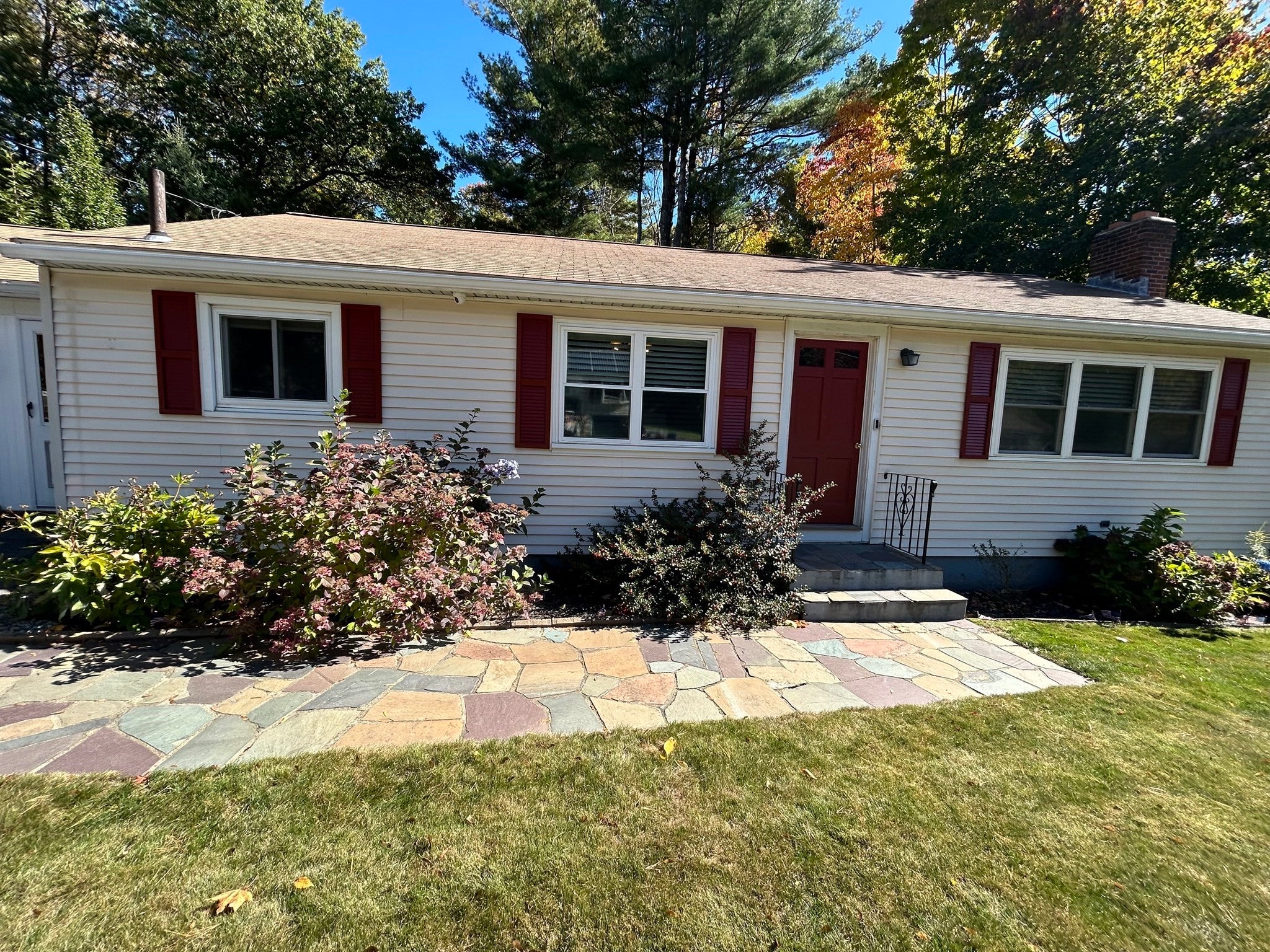 56 Valleyview Rd, Leominster, MA Photo #1