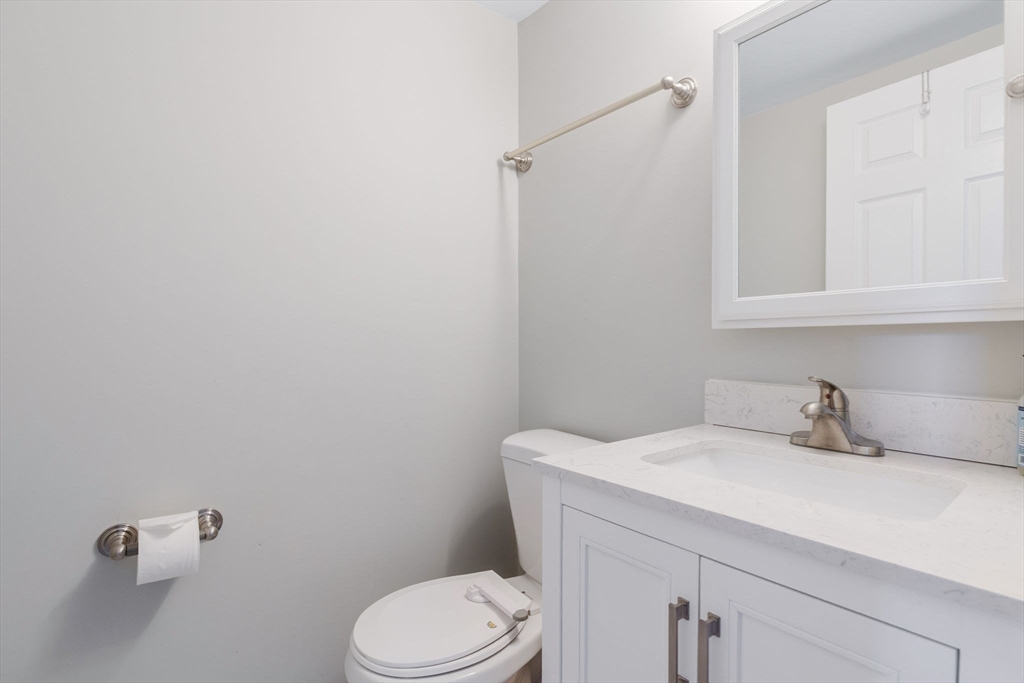 Boston, Massachusetts 02118, United States, 2 Bedrooms Bedrooms, ,2 BathroomsBathrooms,Residential,Pending,100420