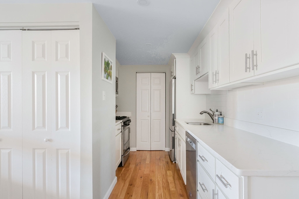 Boston, Massachusetts 02118, United States, 2 Bedrooms Bedrooms, ,2 BathroomsBathrooms,Residential,Pending,100420