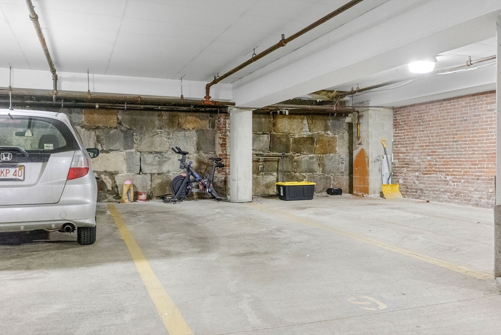 Boston, Massachusetts 02118, United States, 2 Bedrooms Bedrooms, ,2 BathroomsBathrooms,Residential,Pending,100420