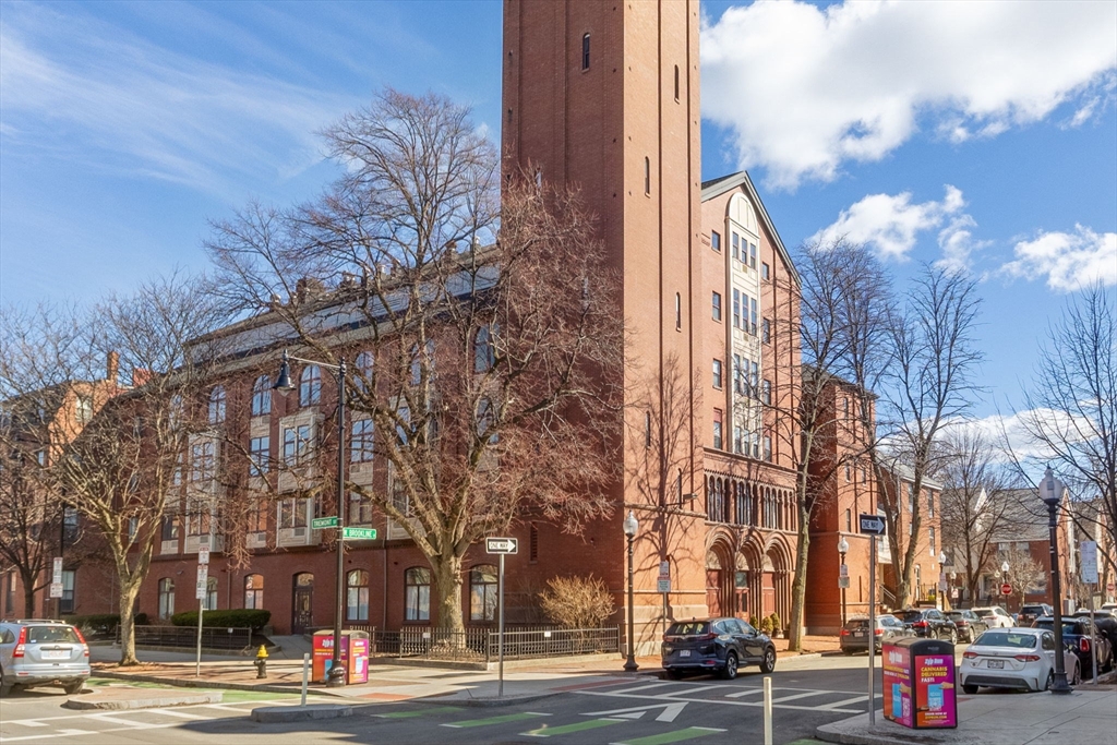 Boston, Massachusetts 02118, United States, 2 Bedrooms Bedrooms, ,2 BathroomsBathrooms,Residential,Pending,100420