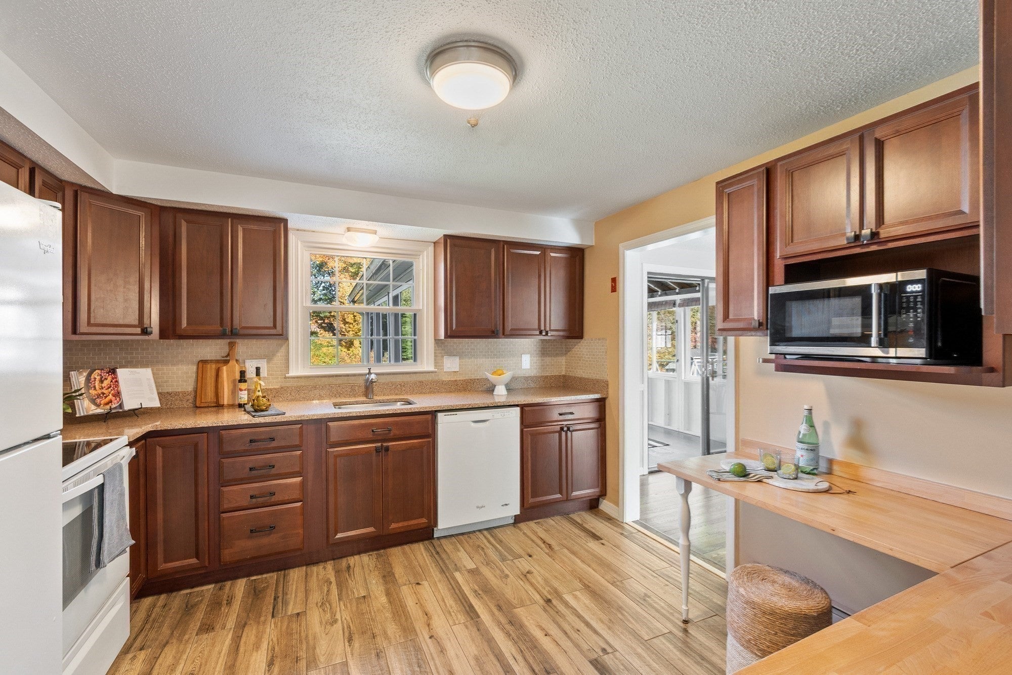 3 Woodridge Rd, Milford, MA Photo #9