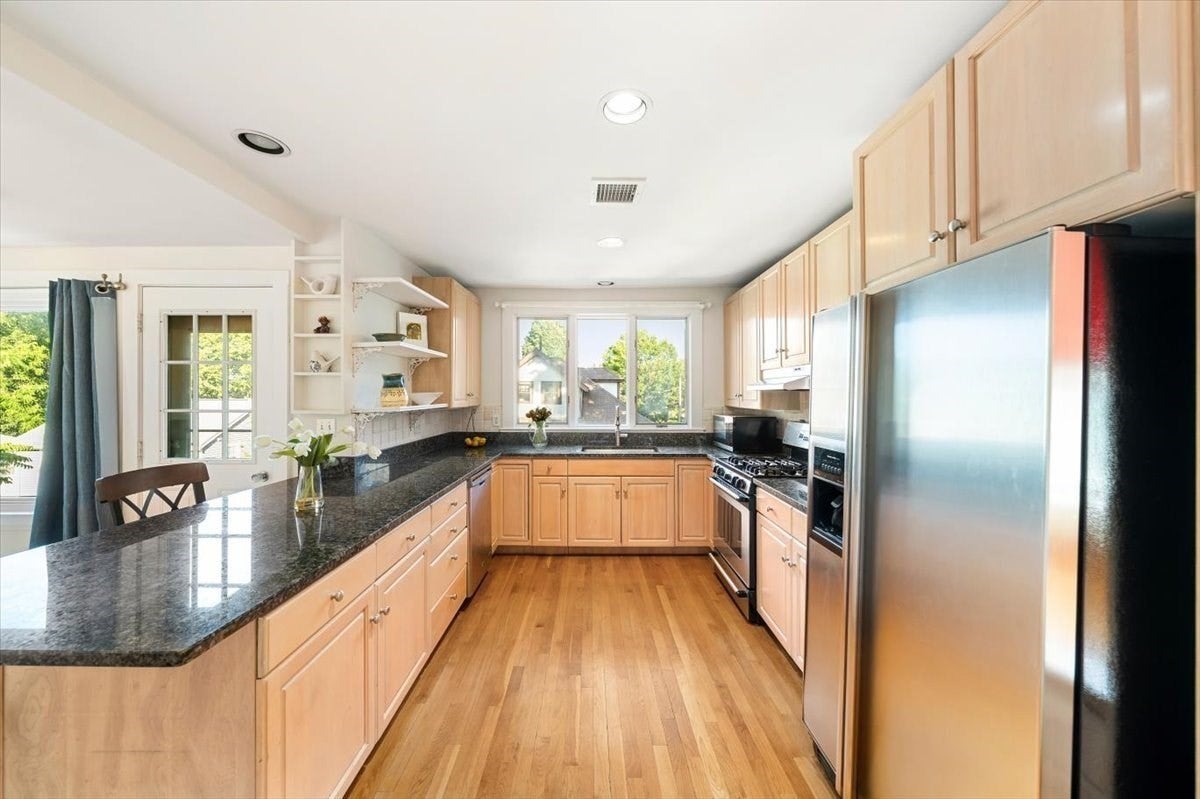 12 Barnes Rd #2, Newton, MA, 12 Barnes Rd #2, Newton, MA Photo #9