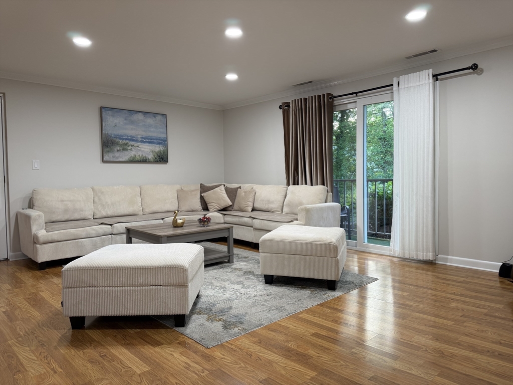 4 Kingswood Dr 3