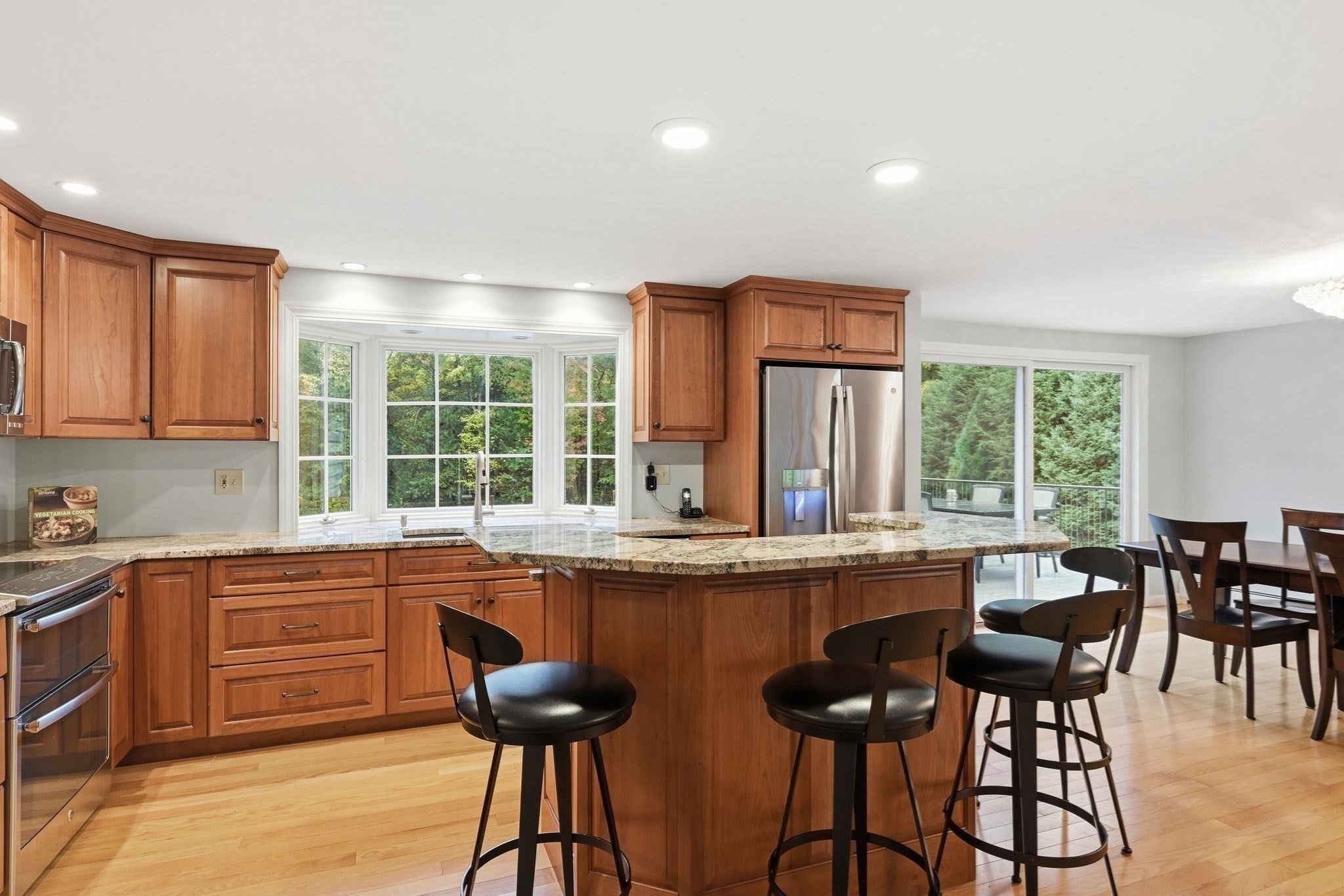 46 Stuart Pl, Westfield, MA Photo #10