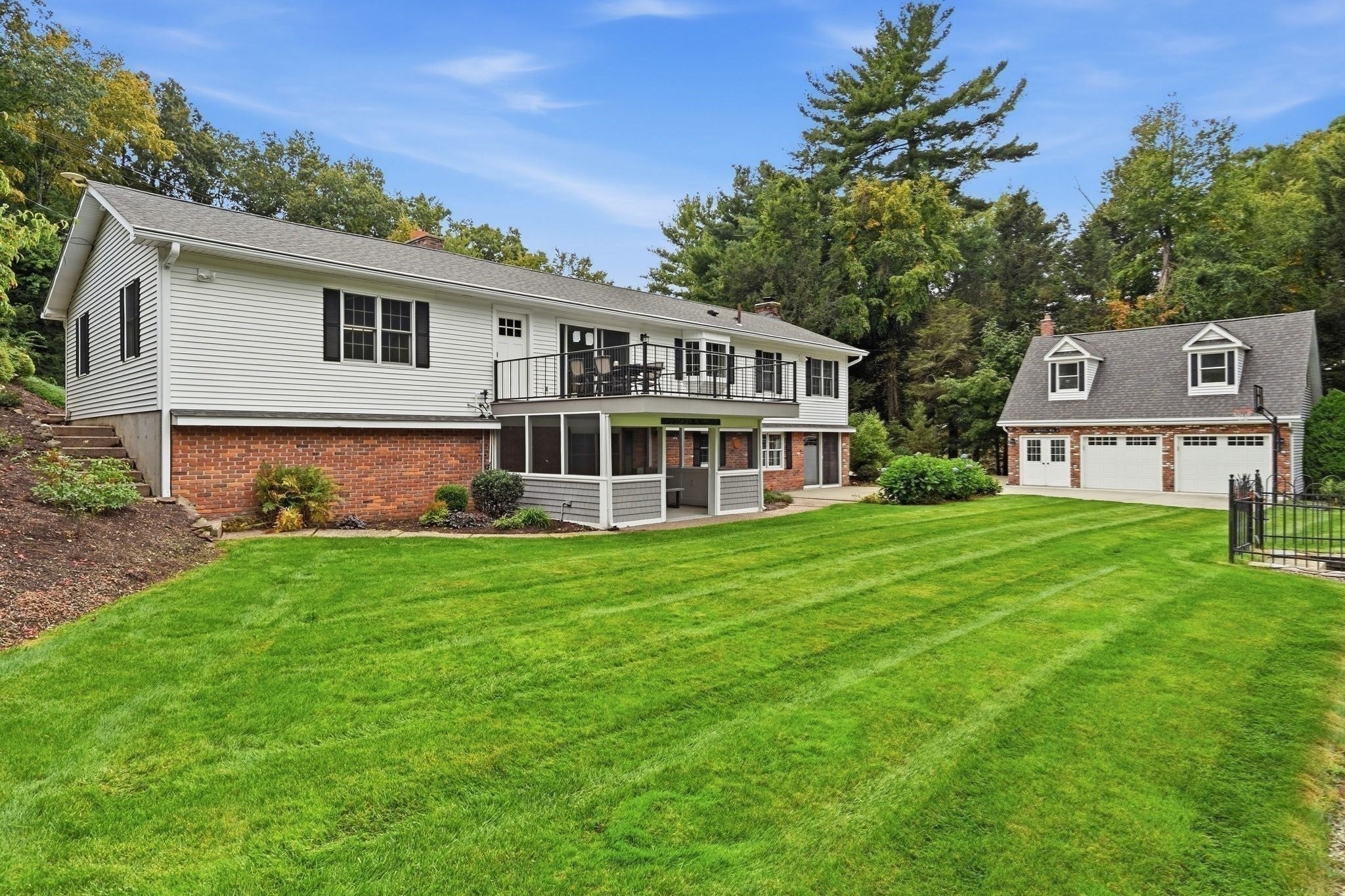 46 Stuart Pl, Westfield, MA Photo #7