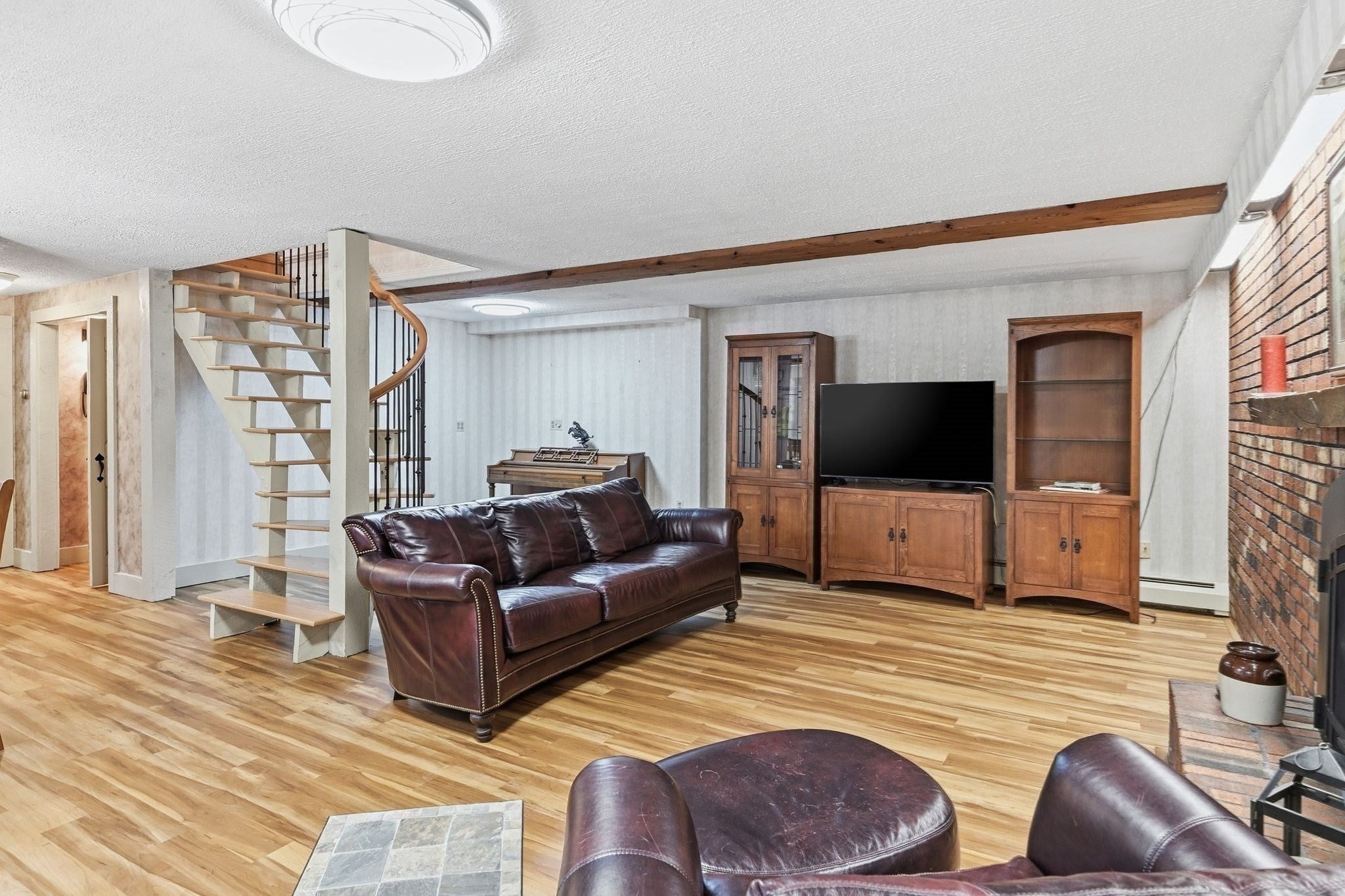 46 Stuart Pl, Westfield, MA Photo #24