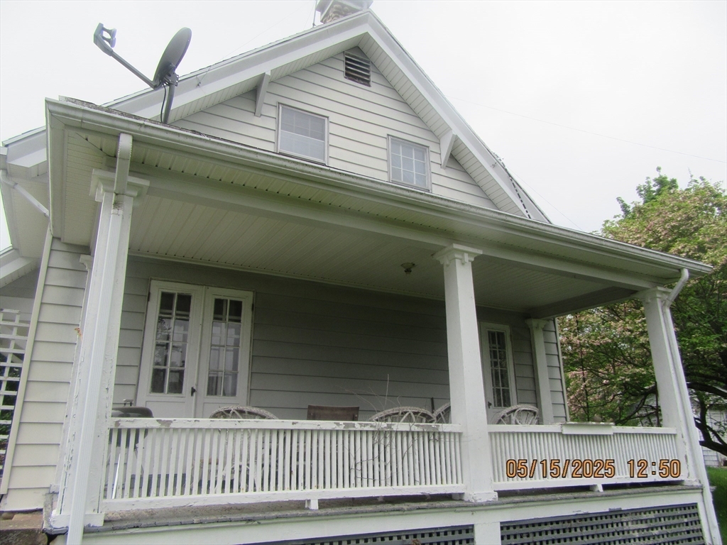 Holyoke, Massachusetts 01040, United States, 2 Bedrooms Bedrooms, ,2 BathroomsBathrooms,Residential,Contingent,136938