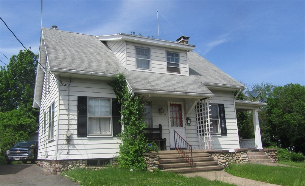 Holyoke, Massachusetts 01040, United States, 2 Bedrooms Bedrooms, ,2 BathroomsBathrooms,Residential,Contingent,136938