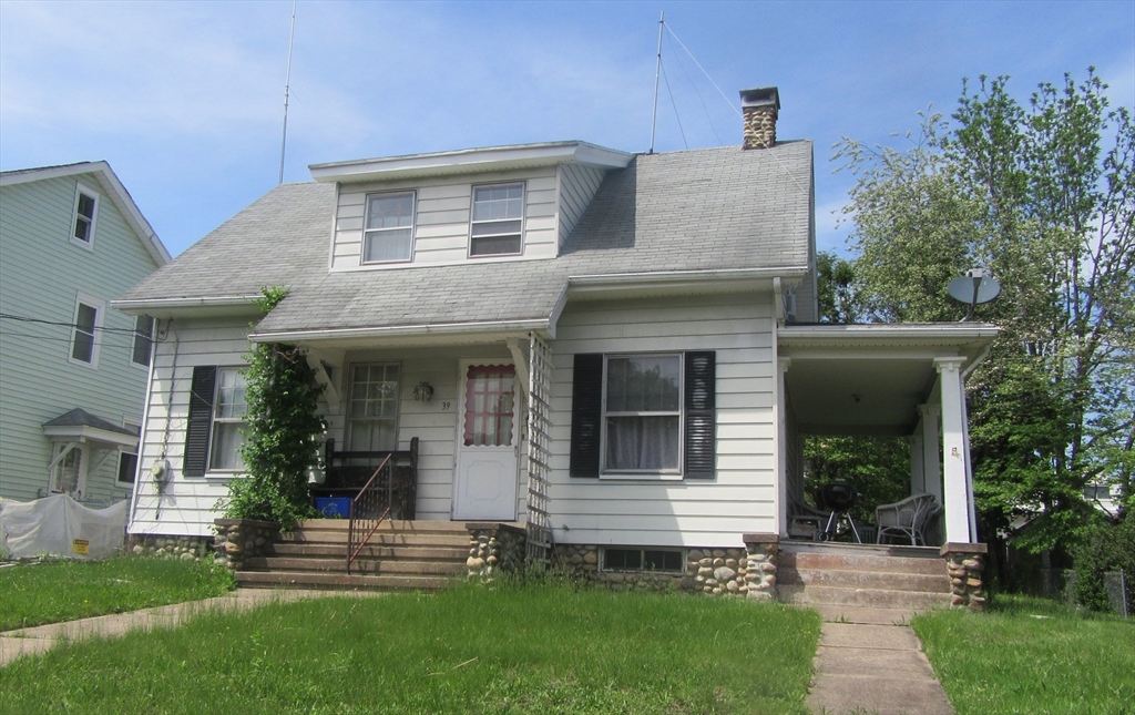 Holyoke, Massachusetts 01040, United States, 2 Bedrooms Bedrooms, ,2 BathroomsBathrooms,Residential,Contingent,136938