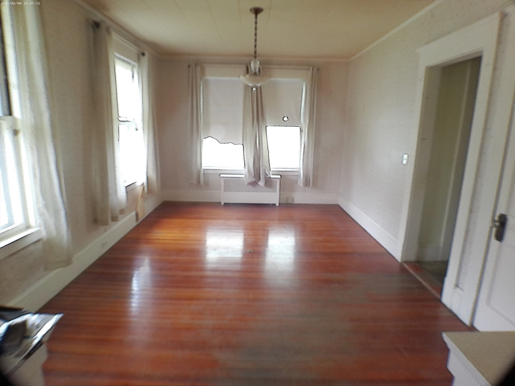 Holyoke, Massachusetts 01040, United States, 2 Bedrooms Bedrooms, ,2 BathroomsBathrooms,Residential,Contingent,136938