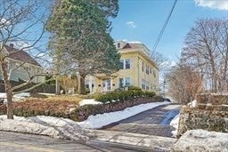 123 White St