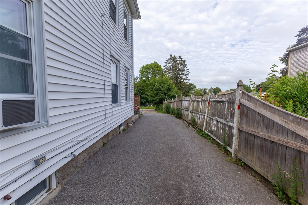 211 Court St