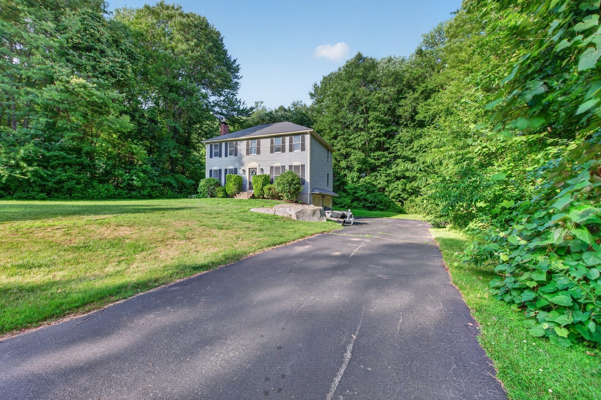 8 Marks Way, Sutton MA 01590