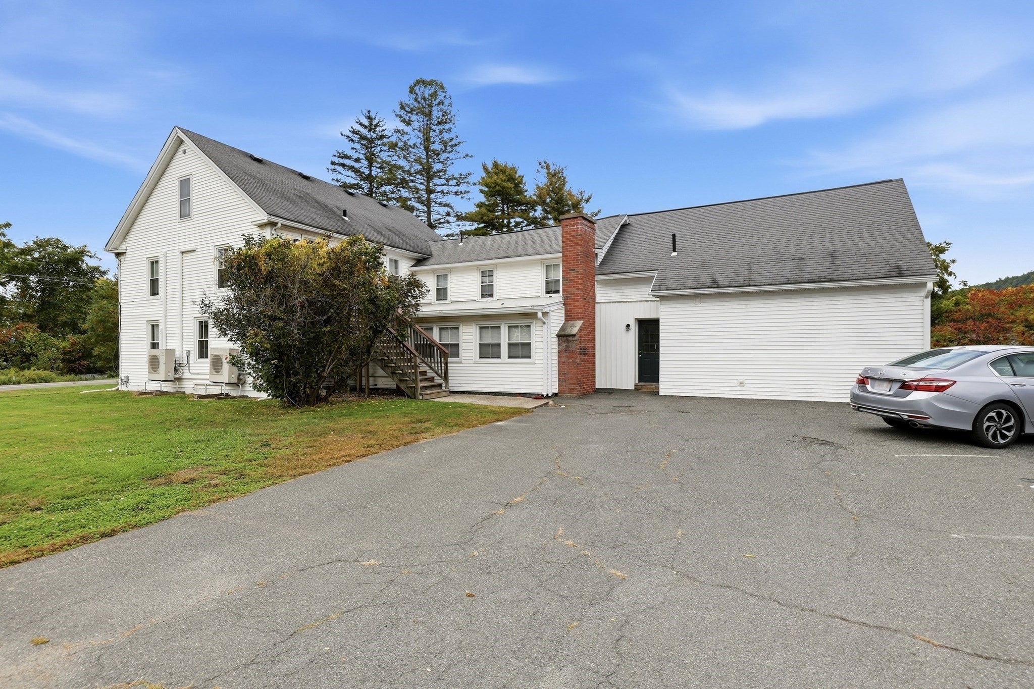 122 S Silver Ln, Sunderland, MA Photo #3