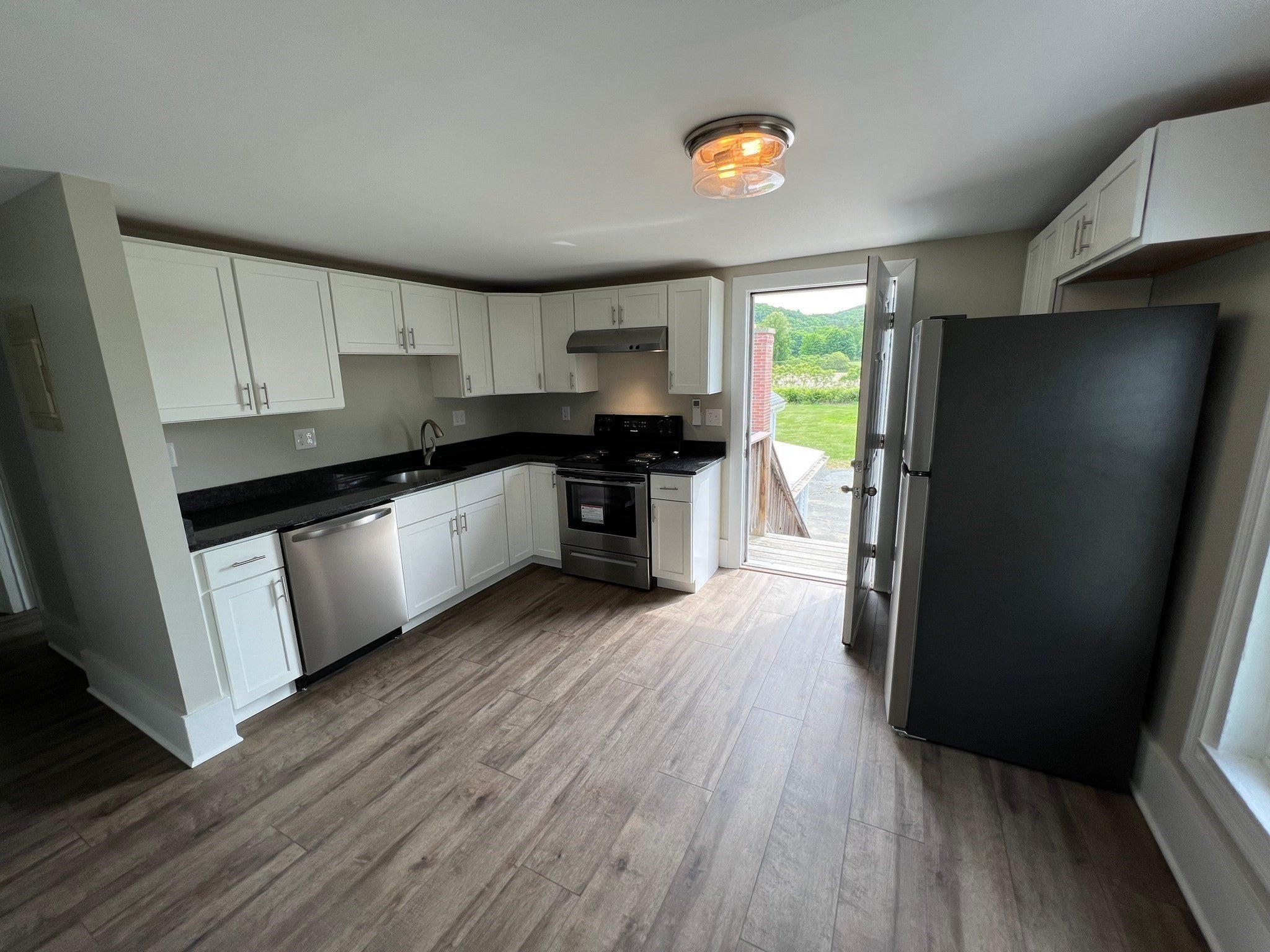 122 S Silver Ln, Sunderland, MA Photo #29