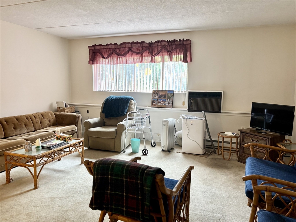 24 Faxon St 4