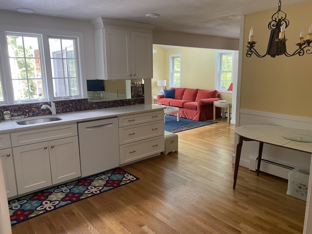 Natick, Massachusetts 01760, United States, 3 Bedrooms Bedrooms, ,3 BathroomsBathrooms,Residential,Active,186696