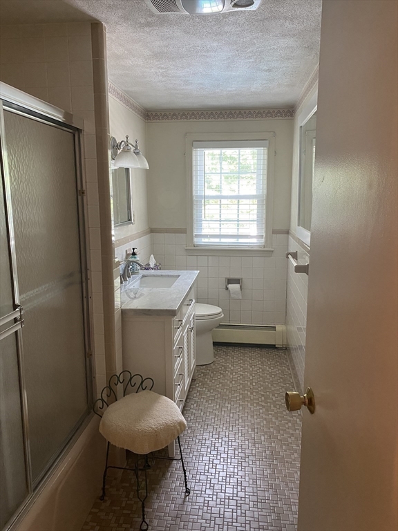 Natick, Massachusetts 01760, United States, 3 Bedrooms Bedrooms, ,3 BathroomsBathrooms,Residential,Active,186696