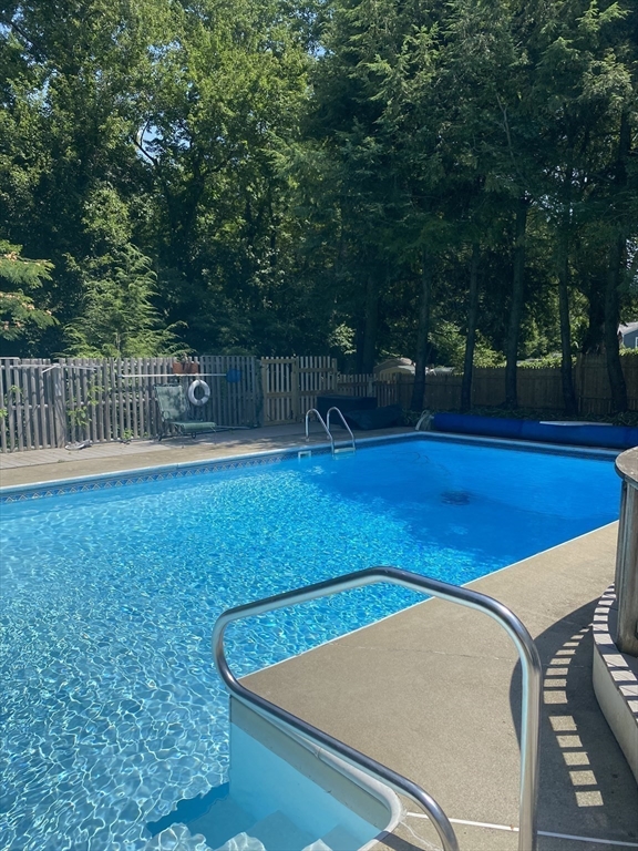 Natick, Massachusetts 01760, United States, 3 Bedrooms Bedrooms, ,3 BathroomsBathrooms,Residential,Active,186696