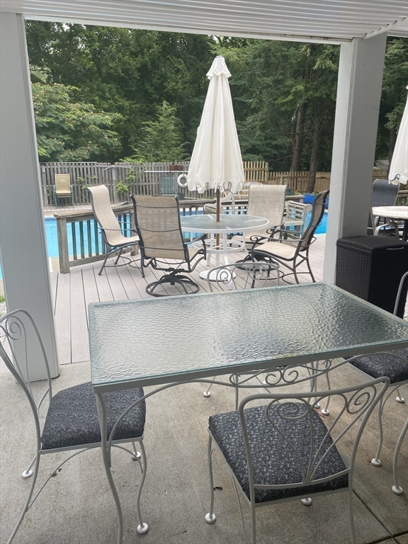 Natick, Massachusetts 01760, United States, 3 Bedrooms Bedrooms, ,3 BathroomsBathrooms,Residential,Active,186696