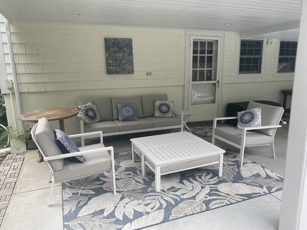 Natick, Massachusetts 01760, United States, 3 Bedrooms Bedrooms, ,3 BathroomsBathrooms,Residential,Active,186696