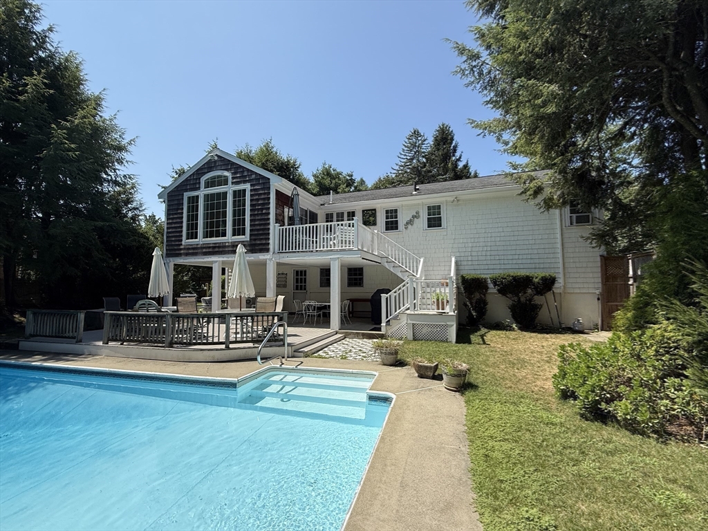 Natick, Massachusetts 01760, United States, 3 Bedrooms Bedrooms, ,3 BathroomsBathrooms,Residential,Active,186696