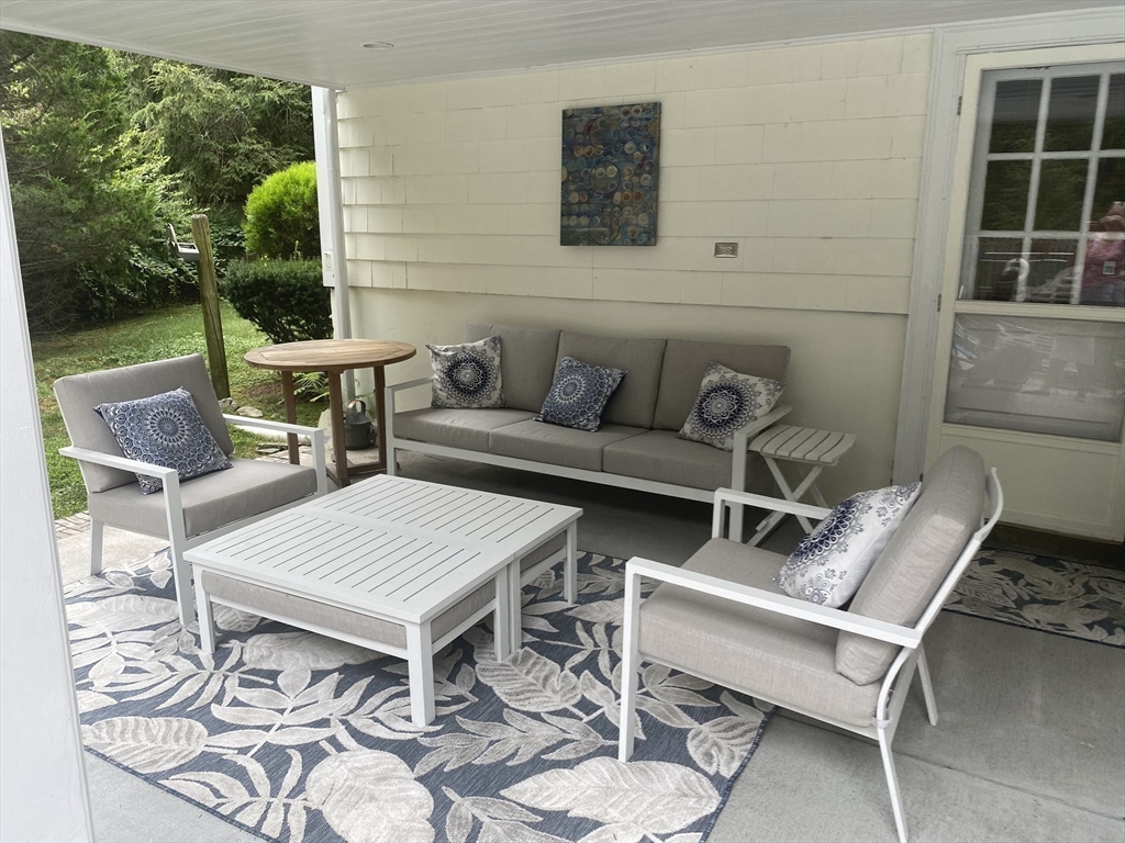 Natick, Massachusetts 01760, United States, 3 Bedrooms Bedrooms, ,3 BathroomsBathrooms,Residential,Active,186696