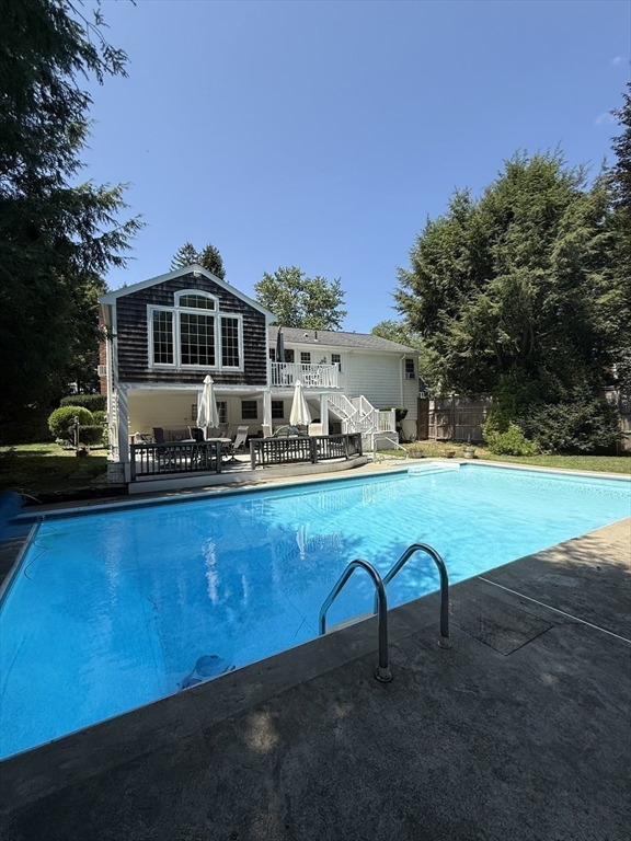 Natick, Massachusetts 01760, United States, 3 Bedrooms Bedrooms, ,3 BathroomsBathrooms,Residential,Active,186696