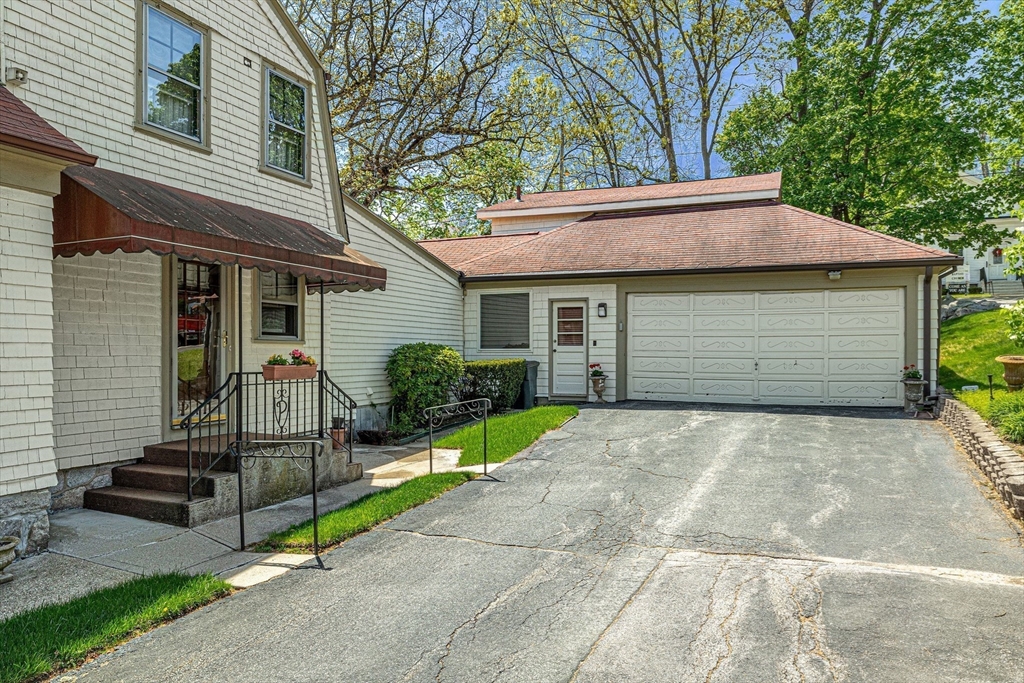 90 Putnam Pike