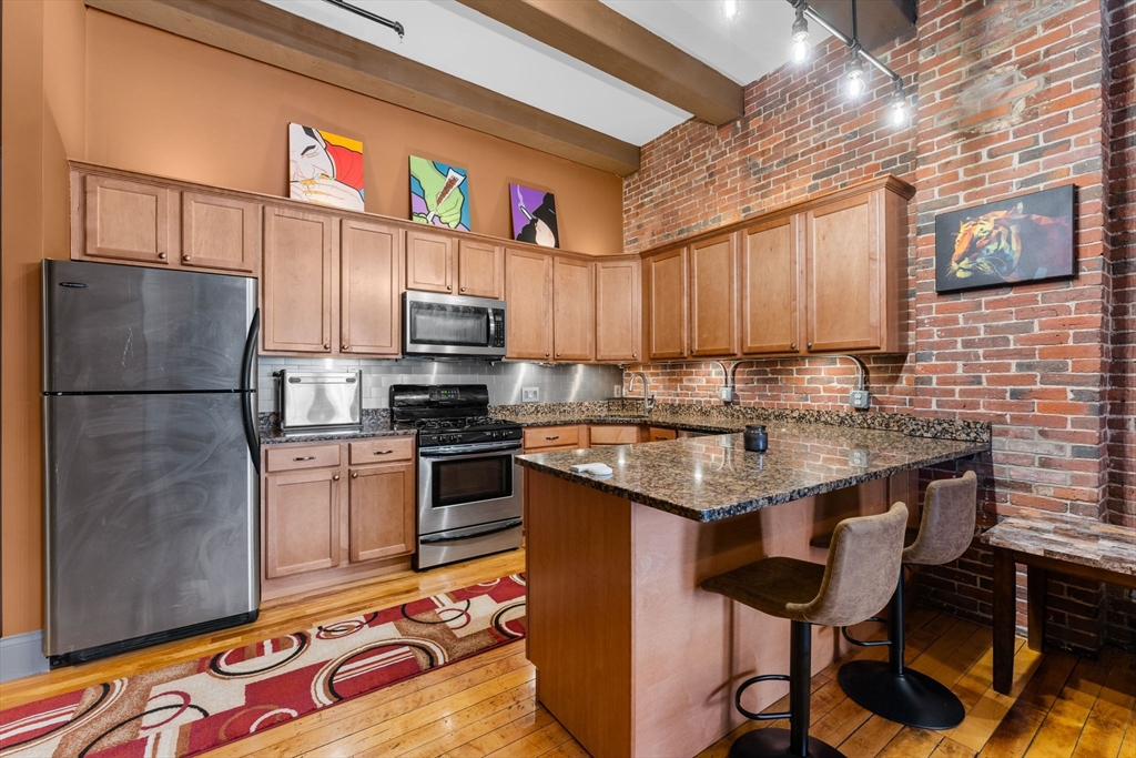 61 Market St 2C