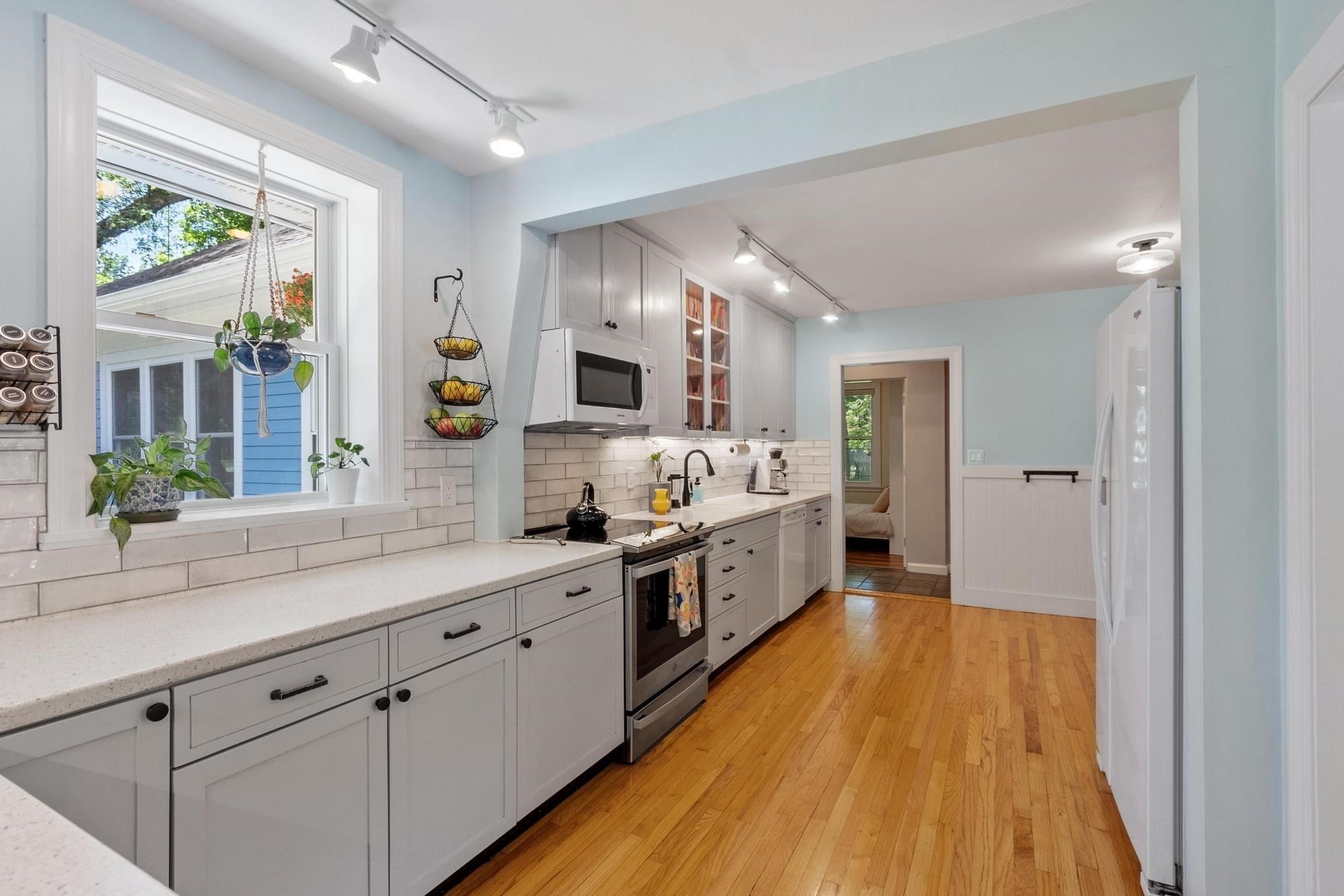 27 Oak Ave, Lunenburg, MA, 27 Oak Ave, Lunenburg, MA Photo #10