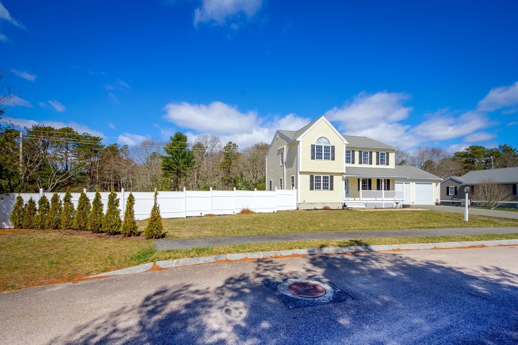 17 Lynne Rd