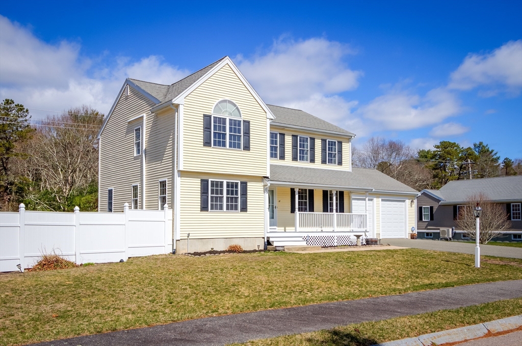 17 Lynne Rd