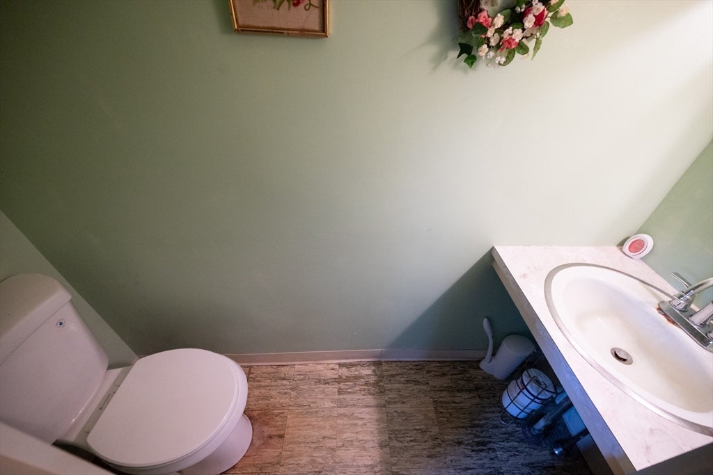 106 Beal St, Lunenburg, MA Photo #16