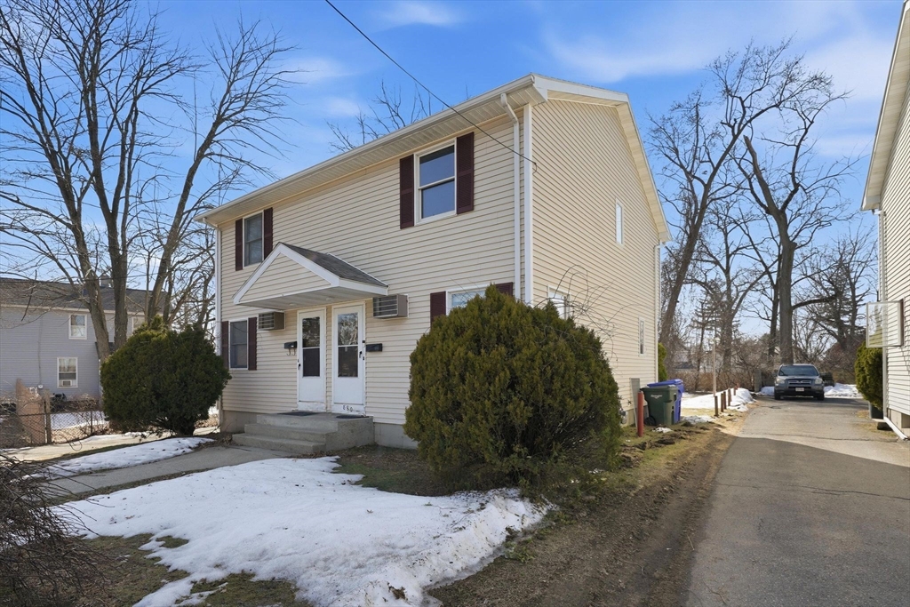 878-880 Saint James Ave