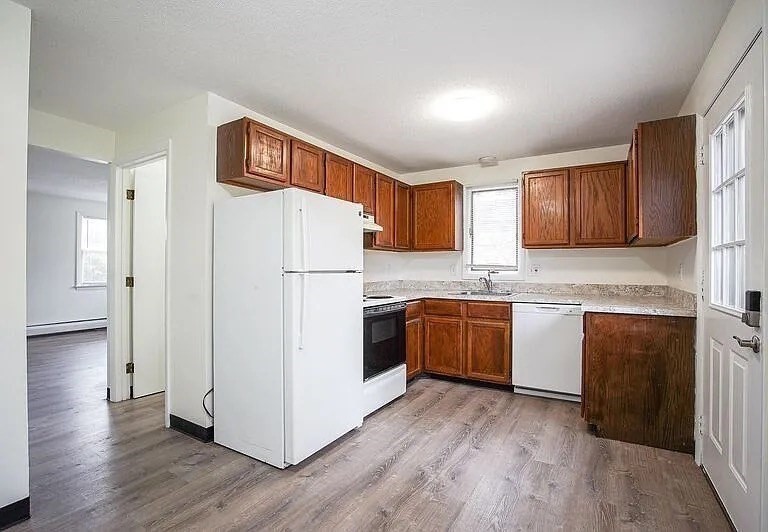 878-880 Saint James Ave