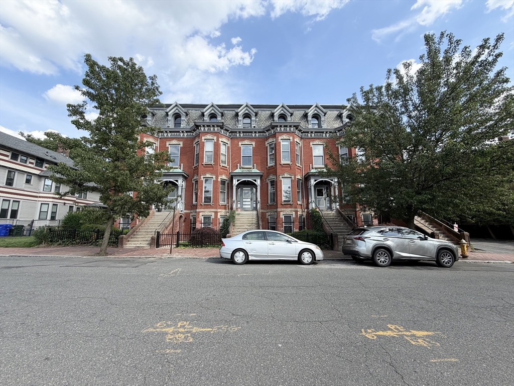 70 Temple St 1