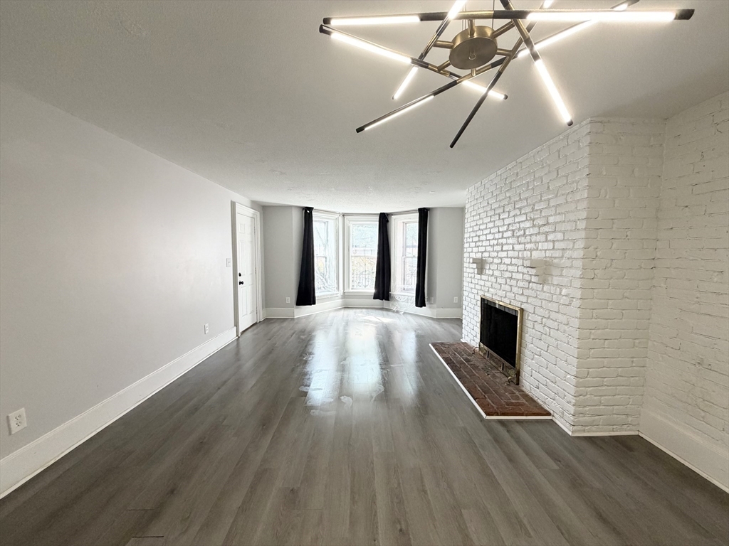 70 Temple St 1