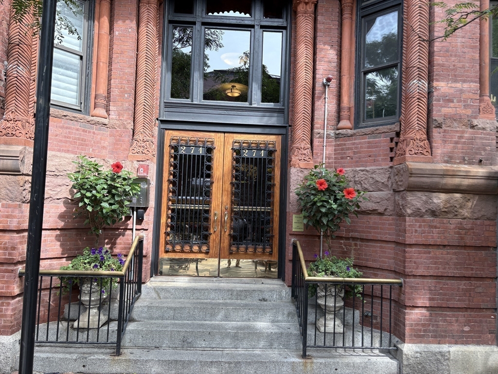 271 Dartmouth PH 6C