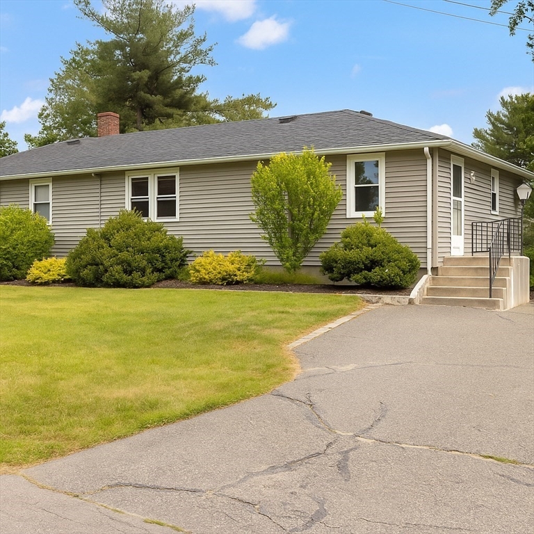 Click for 42 Neillian Street #42, Bedford, MA slideshow Click for 42 Neillian Street #42, Bedford, MA slideshow