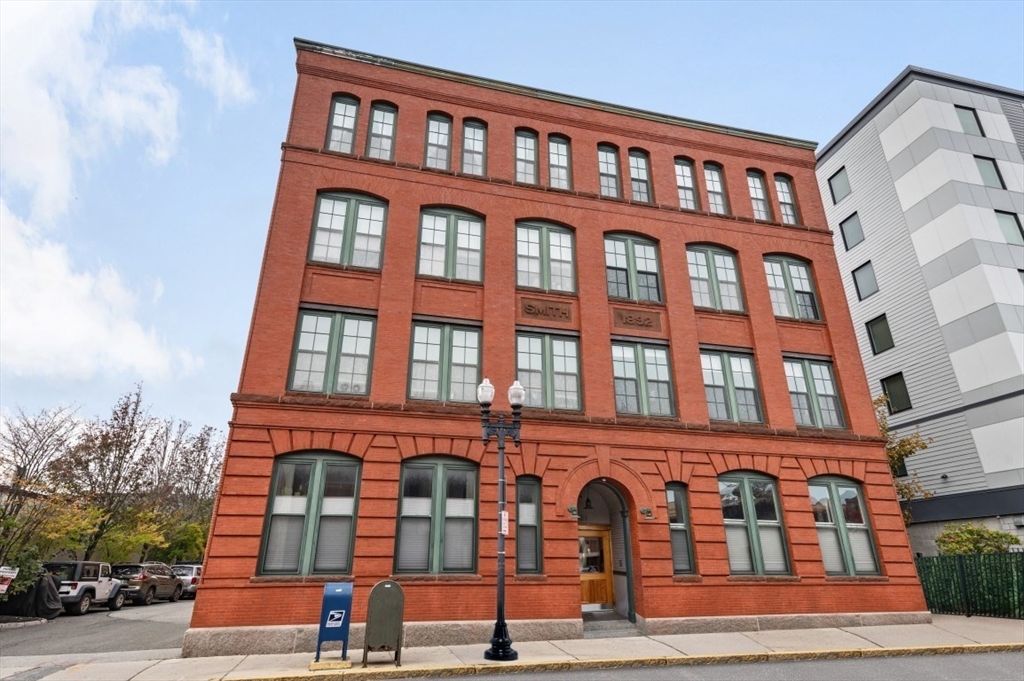 Lynn, Massachusetts 01901, United States, 2 Bedrooms Bedrooms, ,1 BathroomBathrooms,Residential,Active,239067