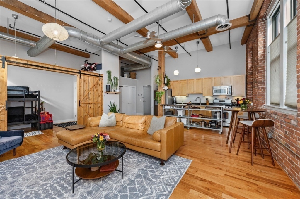 Lynn, Massachusetts 01901, United States, 2 Bedrooms Bedrooms, ,1 BathroomBathrooms,Residential,Active,239067