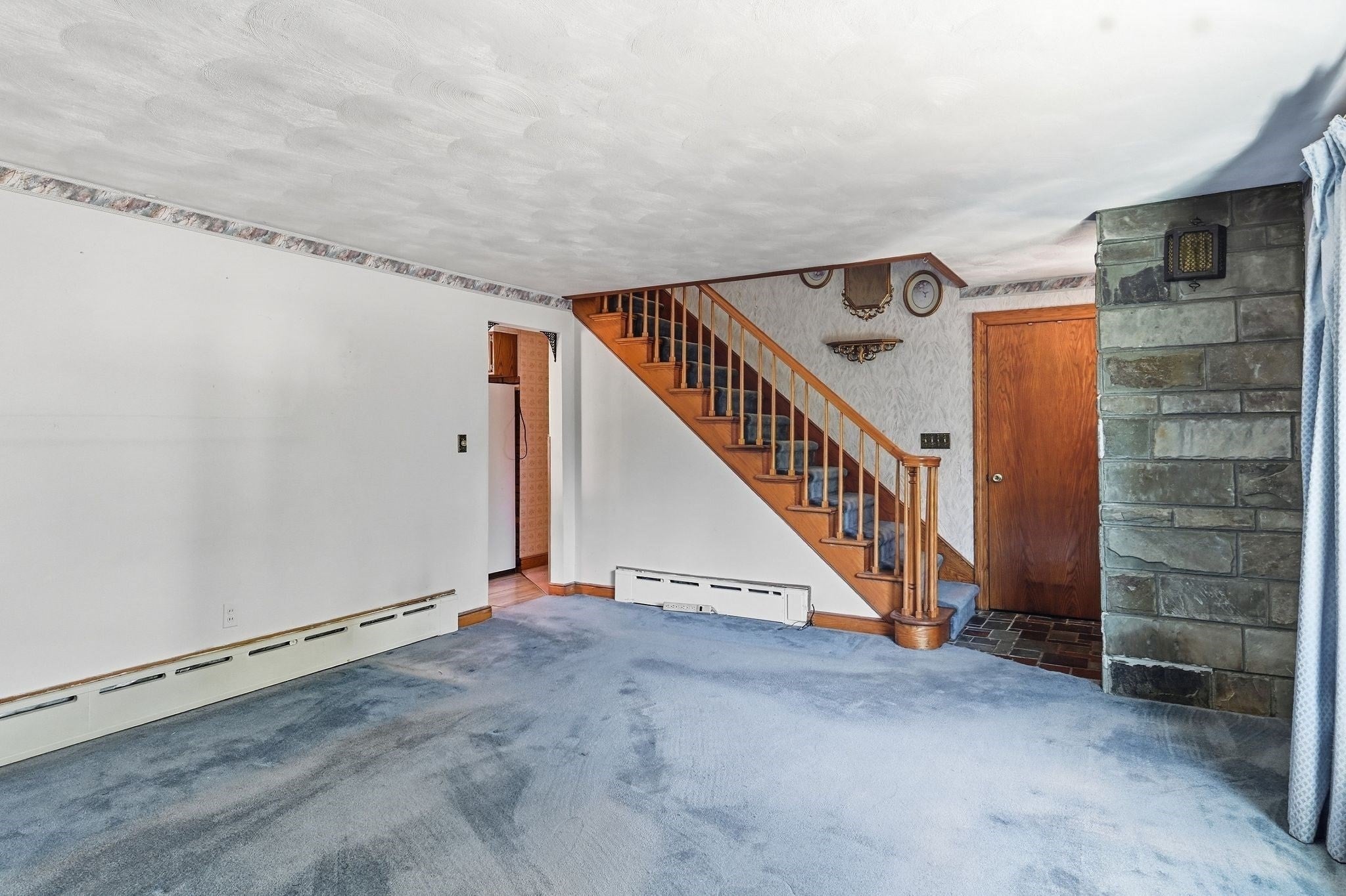 16 Holly Ct, Springfield, MA, 16 Holly Ct, Springfield, MA Photo #4