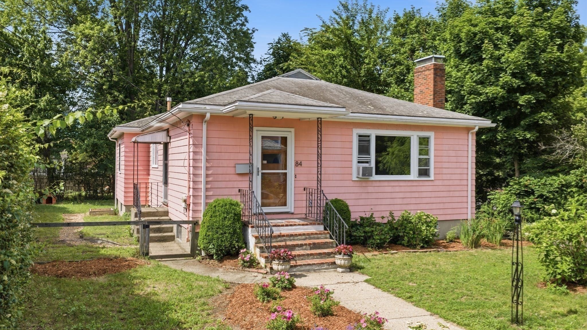 84 Oak Street