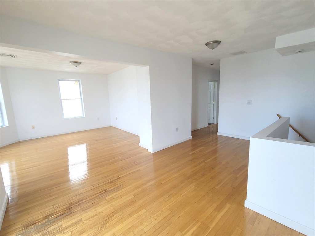133 Bellingham Ave 3